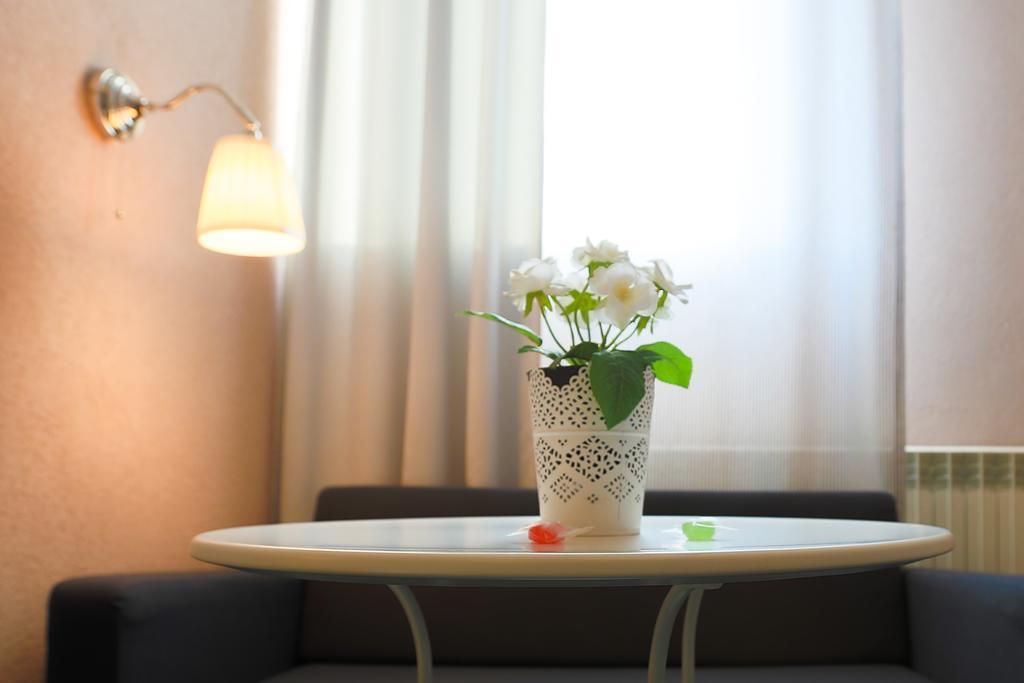 ArtMotel Haţeg Zimmer foto